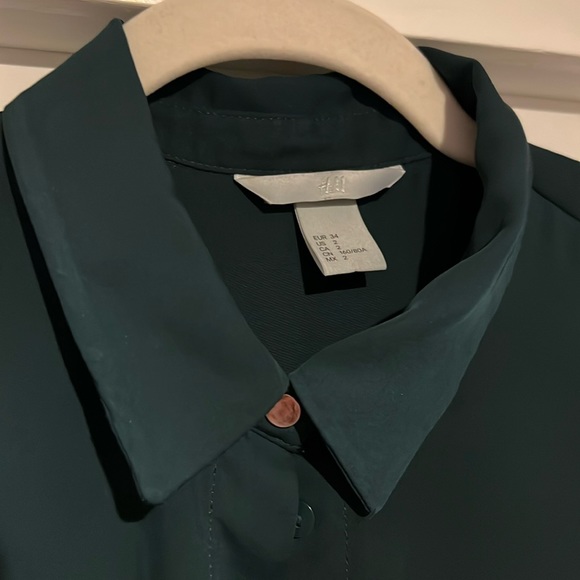 H&M Blouse Button up size2 - Picture 2 of 3